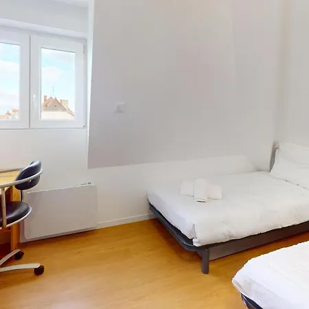 De Georges Avec Parking Apartament *