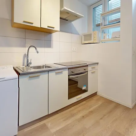 De Georges Avec Parking Daire